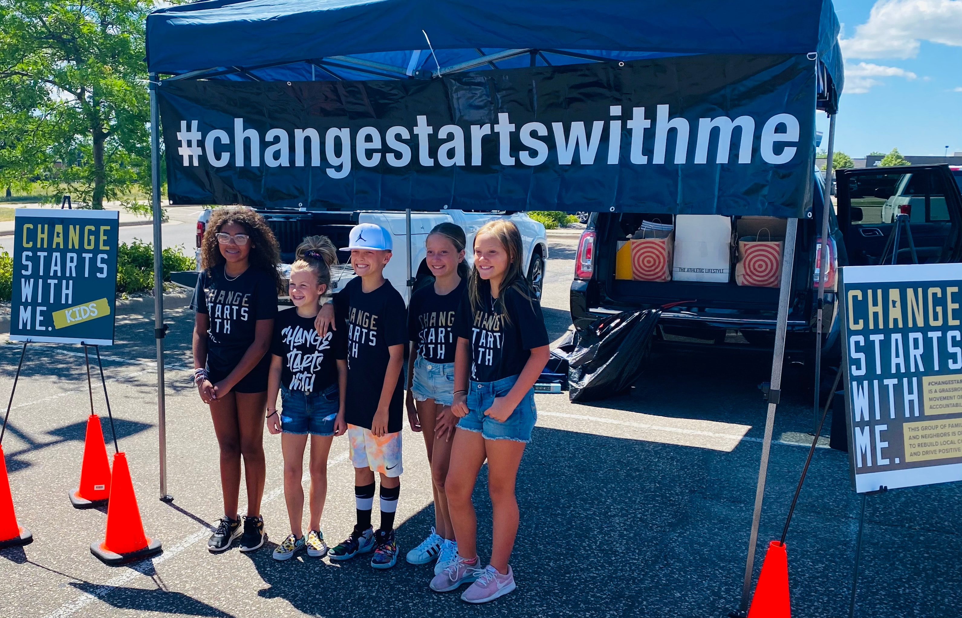 Youth under the #changestartsWithme tent